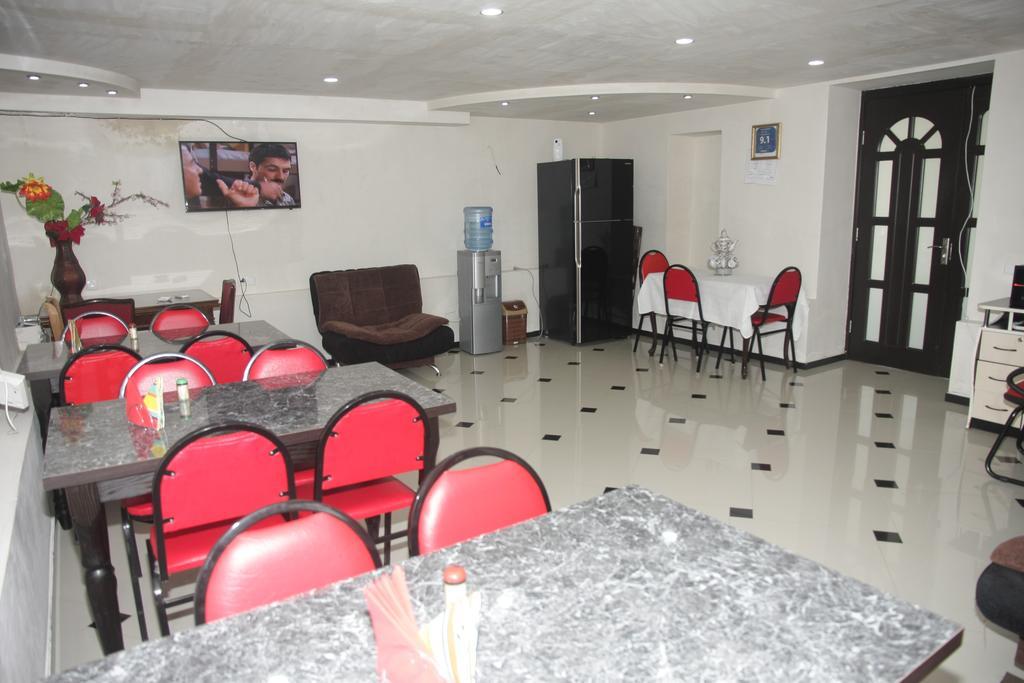 Guest House Nona Koutaïssi Extérieur photo