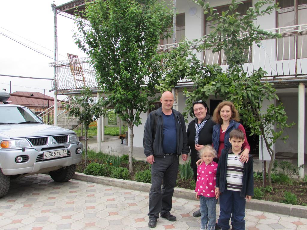 Guest House Nona Koutaïssi Extérieur photo