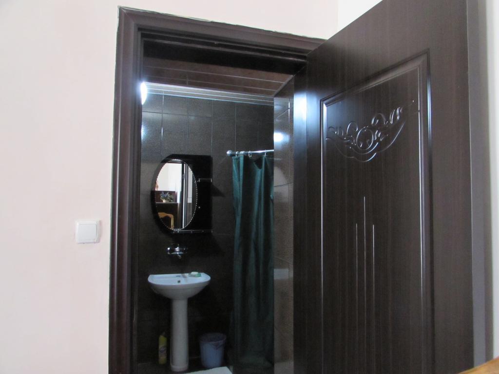 Guest House Nona Koutaïssi Extérieur photo