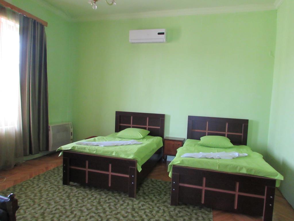 Guest House Nona Koutaïssi Extérieur photo