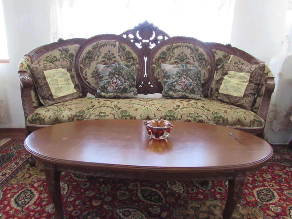 Guest House Nona Koutaïssi Extérieur photo