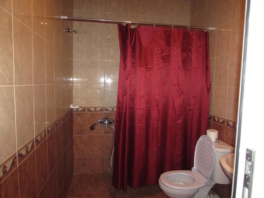 Guest House Nona Koutaïssi Extérieur photo