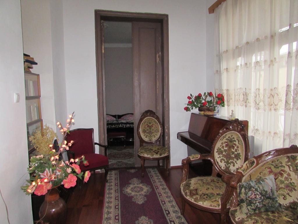 Guest House Nona Koutaïssi Chambre photo
