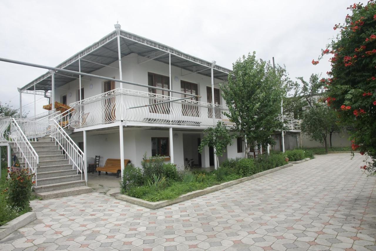 Guest House Nona Koutaïssi Extérieur photo